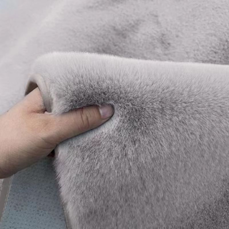 Faux Rabbit Fur Carpet (Light Gray)